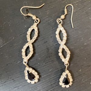 Silver dangle earring with black diamond